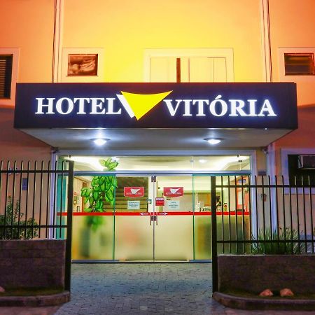 Hotel Vitoria Pindamonhangaba Exteriör bild